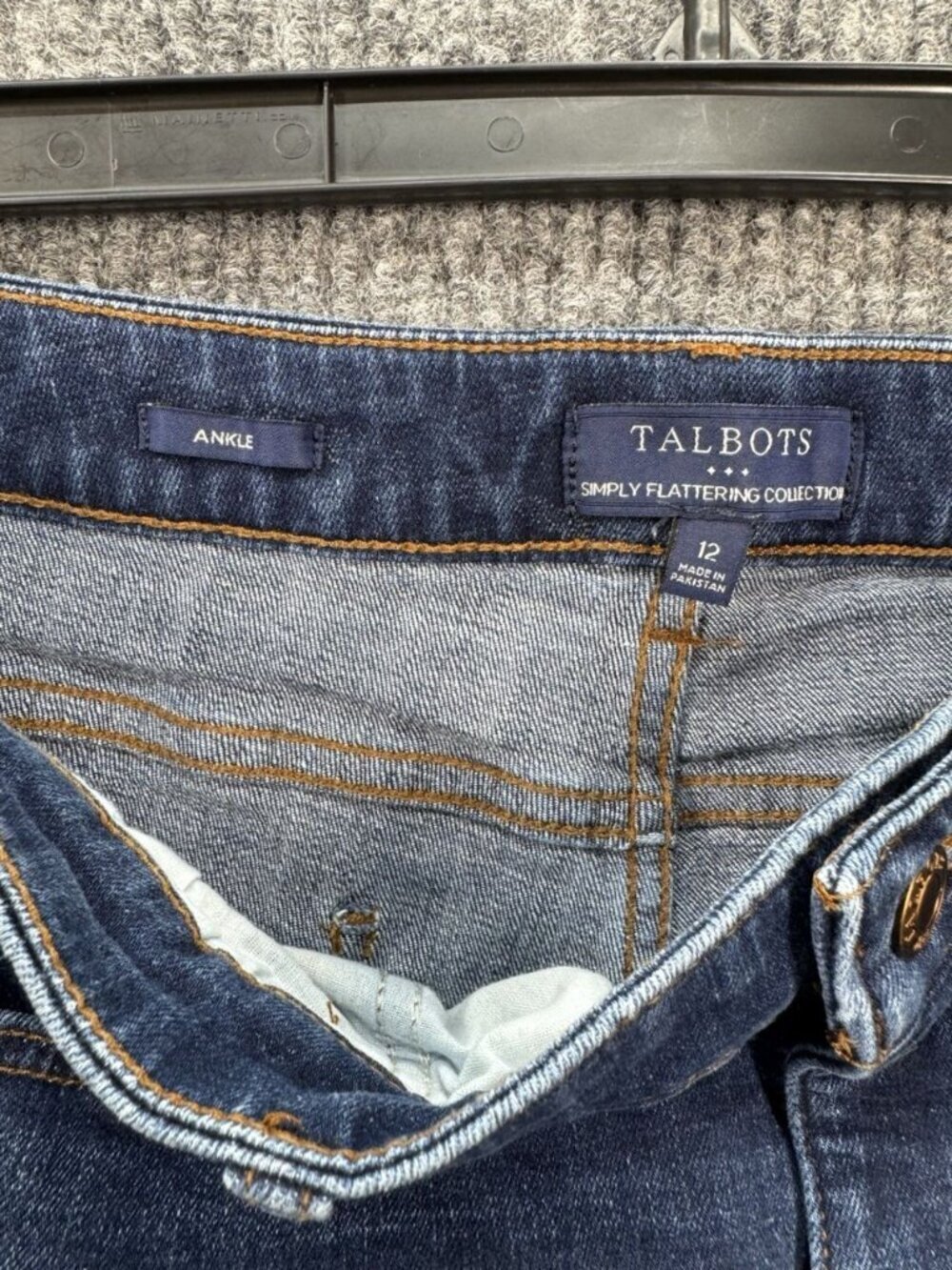 Talbots Ankle Jeans Women’s 12 Blue Denim Simply Flattering Medium Wash Stretch - Picture 3 of 8
